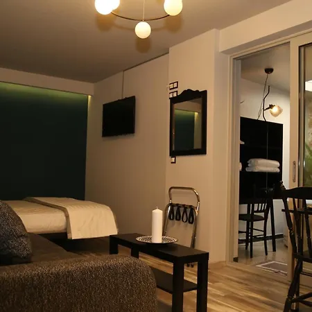 Rooster Apartament *