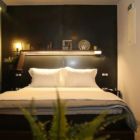 Rooster Apartament *